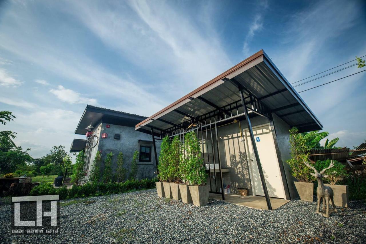 The Loft House Sakaeo Hotel Watthana Nakhon Buitenkant foto