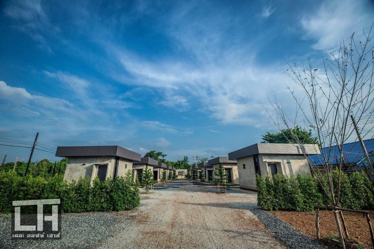 The Loft House Sakaeo Hotel Watthana Nakhon Buitenkant foto