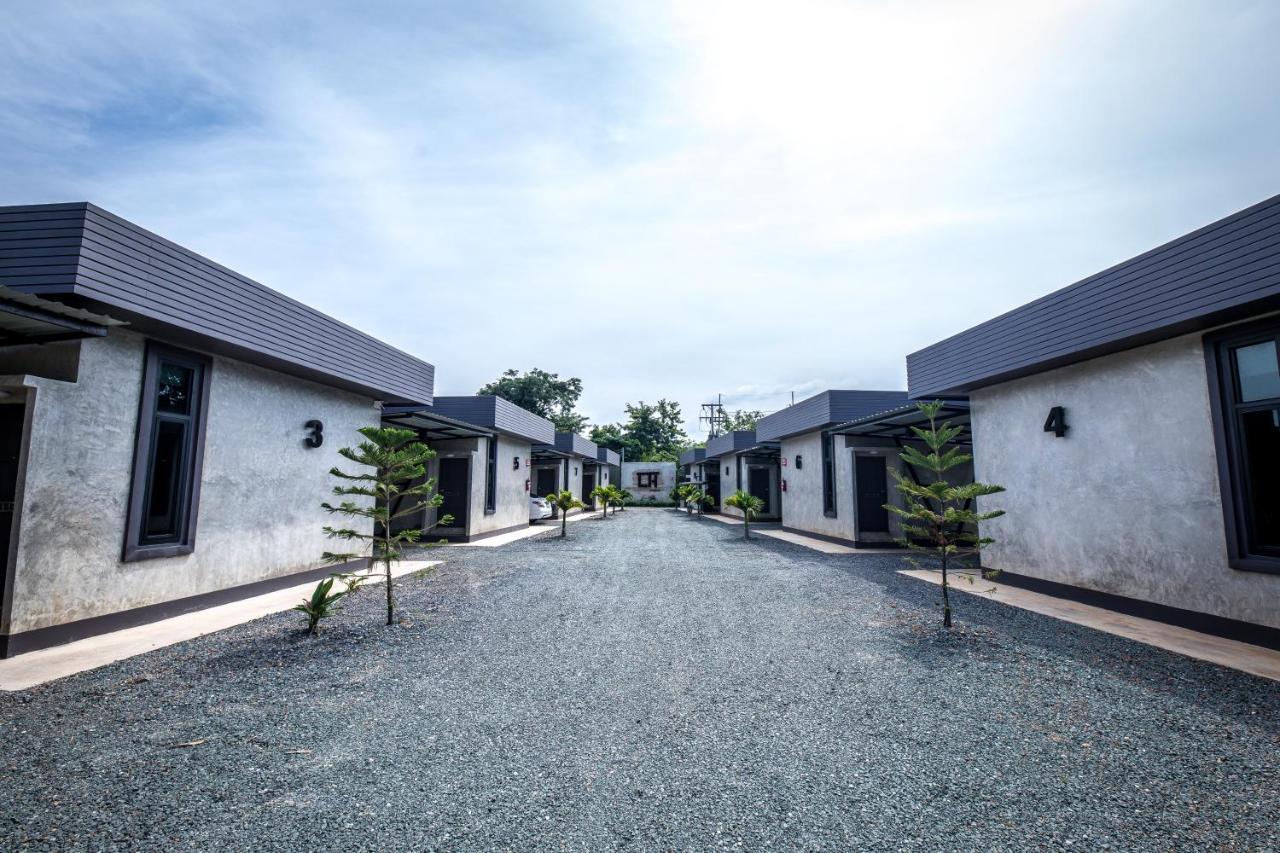 The Loft House Sakaeo Hotel Watthana Nakhon Buitenkant foto
