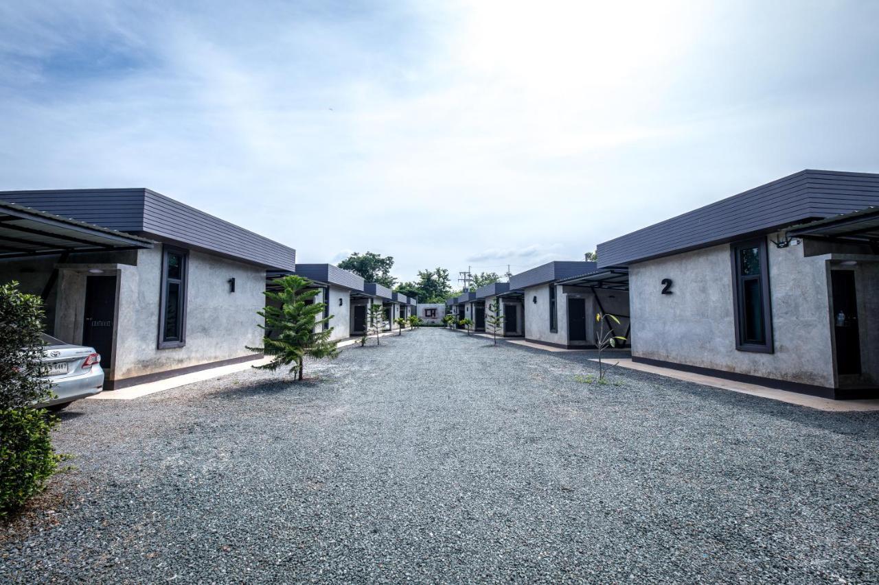 The Loft House Sakaeo Hotel Watthana Nakhon Buitenkant foto